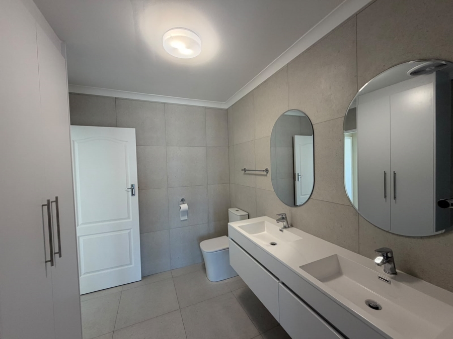 To Let 2 Bedroom Property for Rent in Bloubergstrand Western Cape